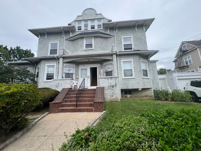 Building Photo - 105 Urban St Unit 2 Fl