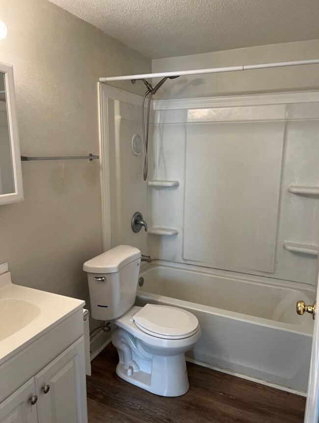 Photo - 422 Winona St