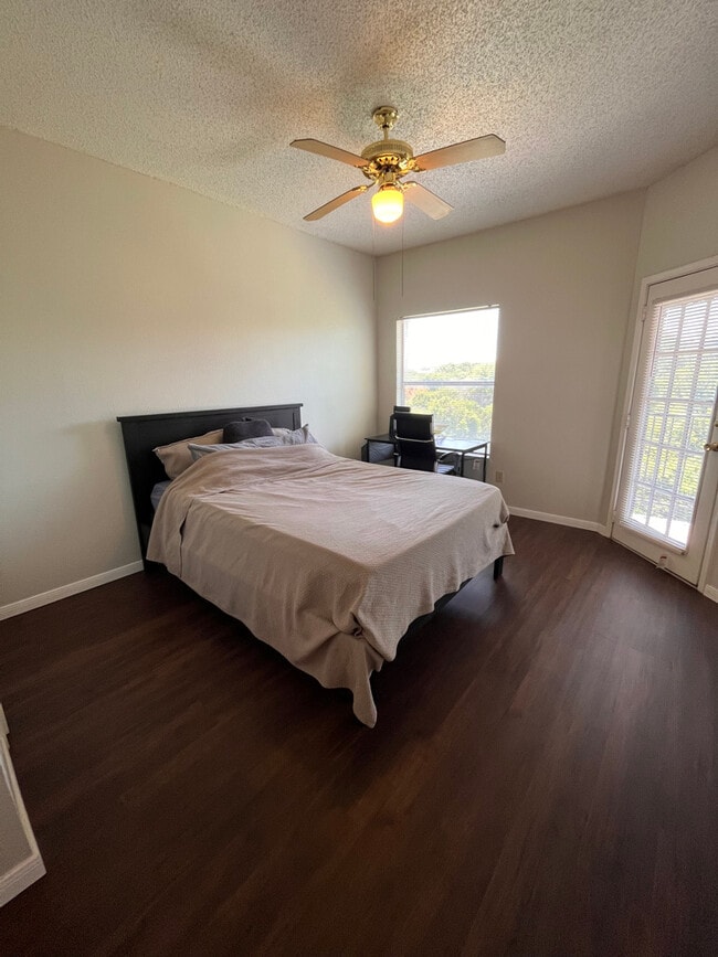 Primary Bedroom - 12166 Metric Blvd Unit 370