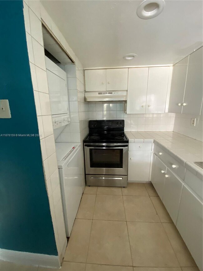 Photo - 10090 NW 80th Ct Unidad 1329