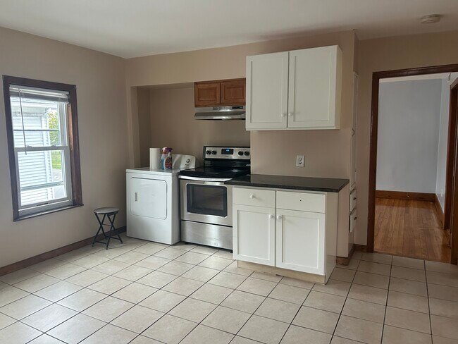 Kitchen - 91 Ward St Unit 3rd floor