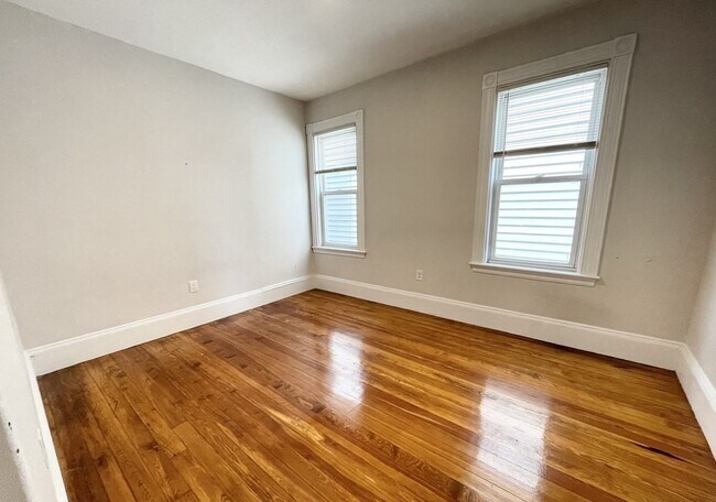108 Buttonwood St Unidad 2