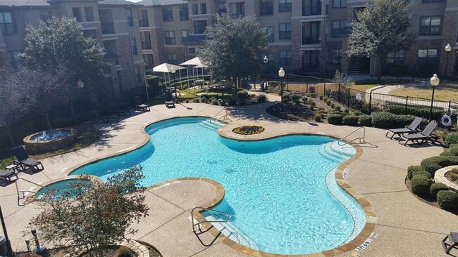 Photo - PECAN POINTE