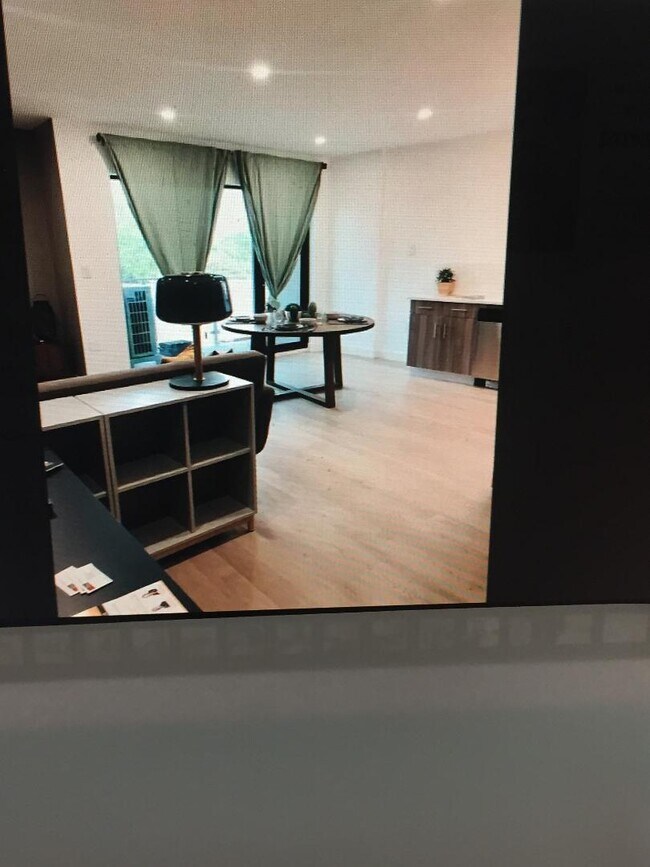 Living Room - 6298 Woodhaven Blvd Unidad 2