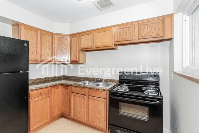 Photo - 154 Riddle Rd