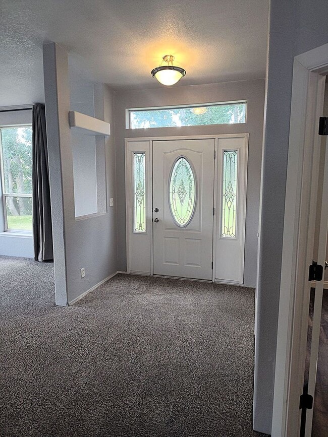 Photo - Spacious 3 Bed, 2 Bath Home with Shop & Stunning River Views – Clemans Addition
