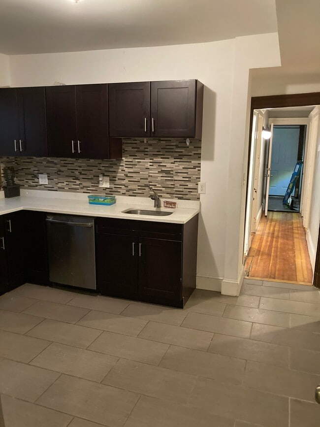 Photo - 98 Topliff St Unidad 1