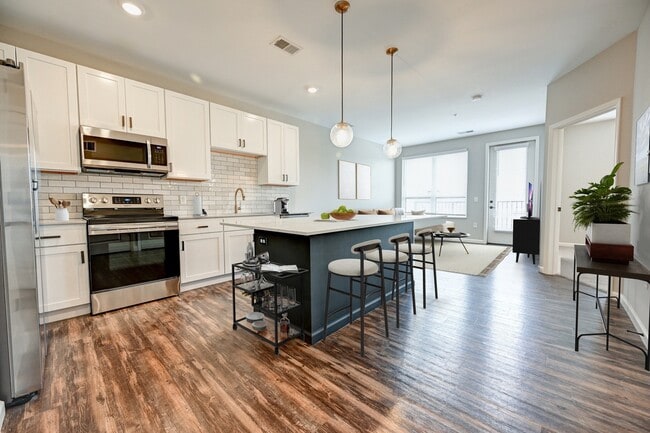 Photo - Essex Apartments