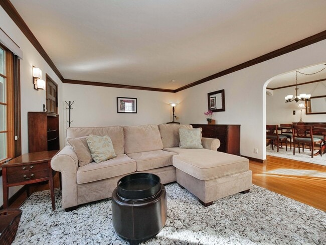 Photo - 1718 Le Roy Ave