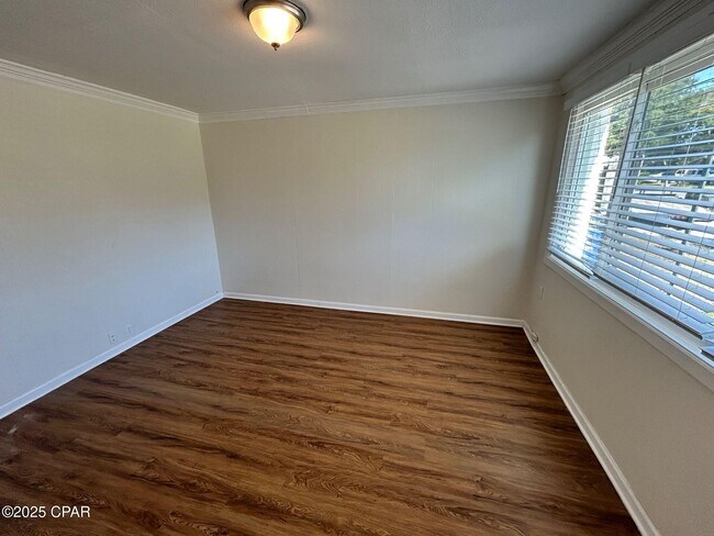 Photo - 427 S Macarthur Ave