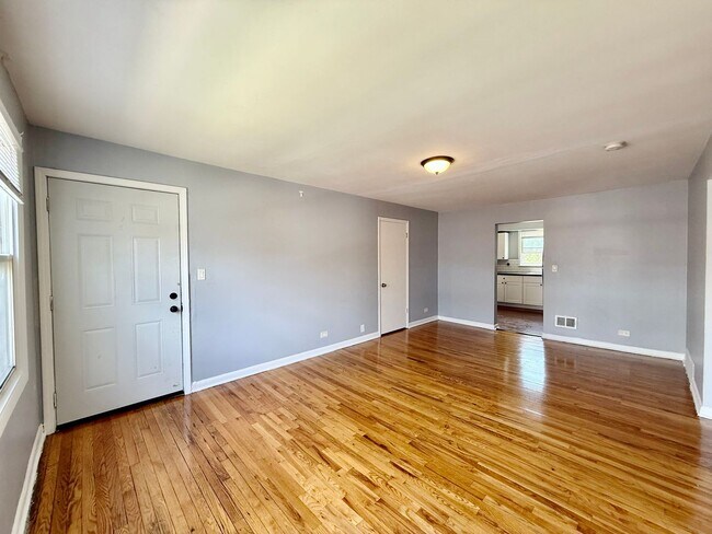 Photo - 122 N Menard Ave Unit 122 N Menard ave -  2B