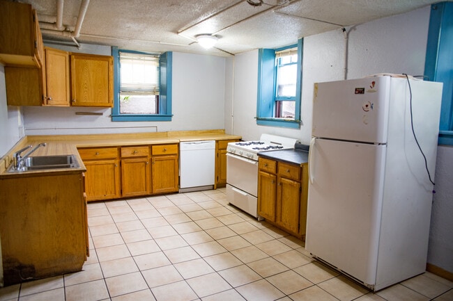 Photo - 417 11th Ave SE