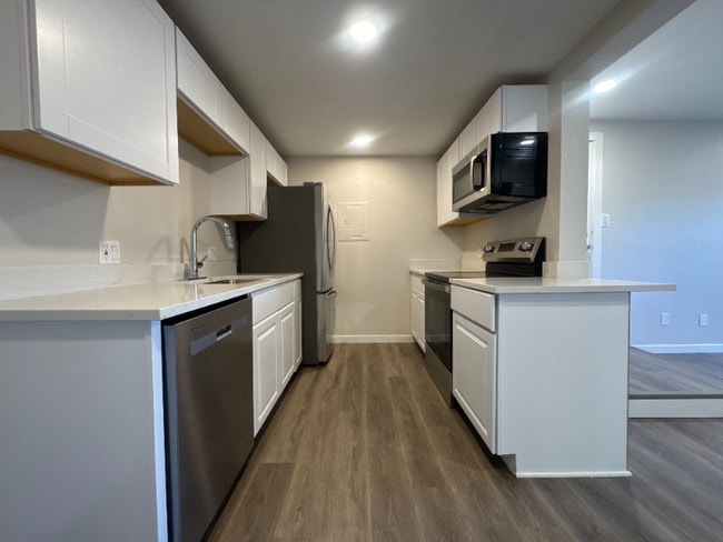 Photo - 2929 W Floyd Ave Unidad 112