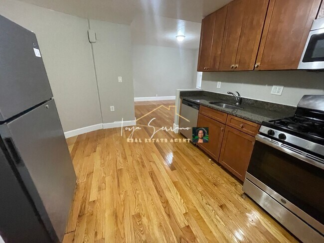 Photo - 33 Algonquin St Unidad 2