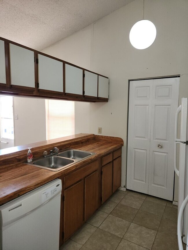 Photo - Sweet 2nd Story Condo - NEWPOINTE CONDO