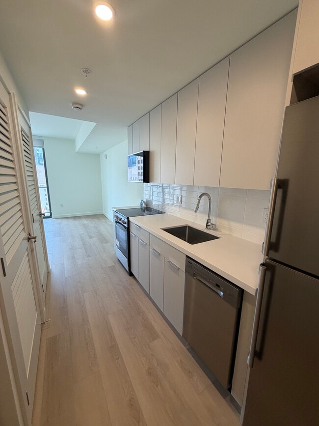 Building Photo - 405 NW 6th St Unit A