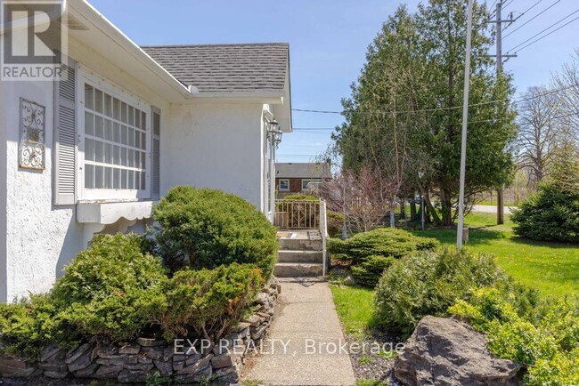 Photo - 412 S Pelham Rd