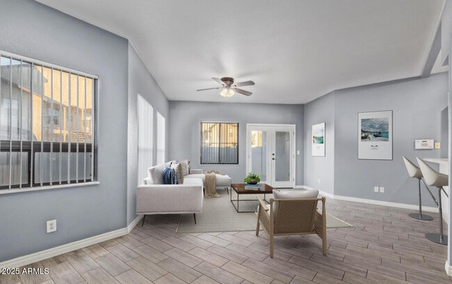 Building Photo - 280 S Elizabeth Way