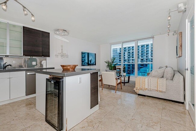 Photo - 2301 Collins Ave