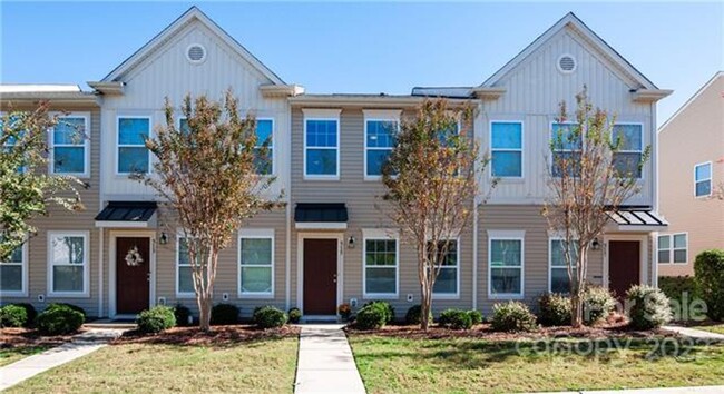 Building Photo - COMING SOON! Bright 2BR 2.5BA Home w/ Granite + Huge Island • Loft in Fort Mill