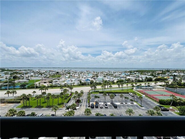 Photo - 10680 S Ocean Dr Unidad 904 Rental
