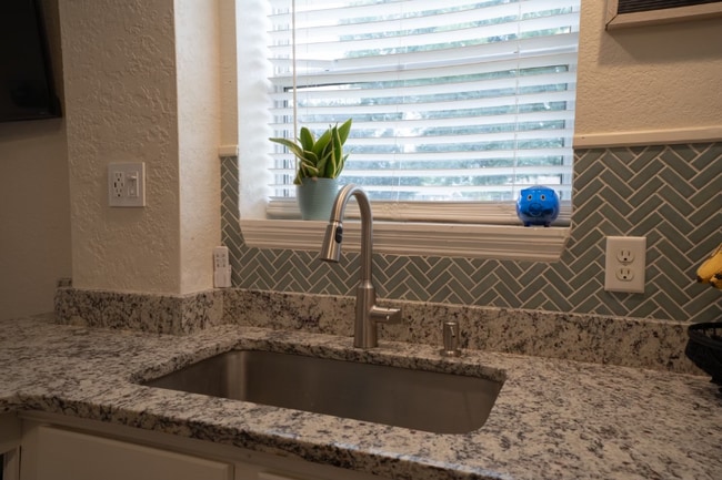 Photo - 541 W Hancock St Unidad 541