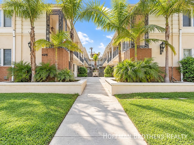 425 N Oakhurst Dr Unit 204