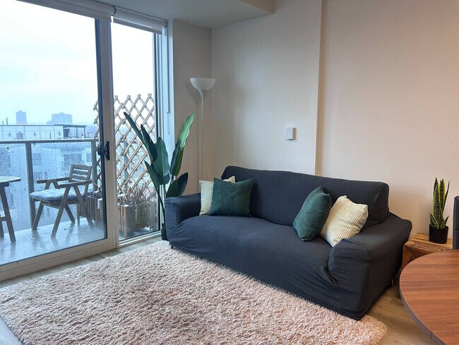 Photo - 18 Hamilton Ave N Unit SI ID1506204P