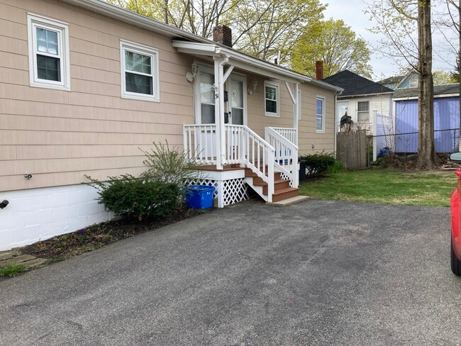 Photo - 31 W Old Orchard Ave