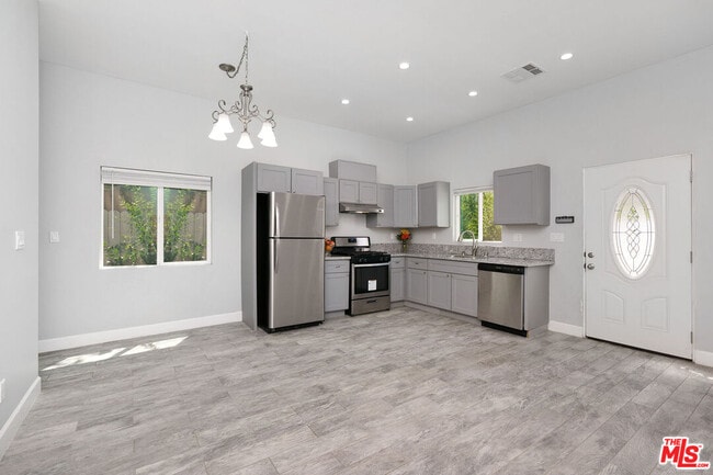 Photo - 19613 Haynes St