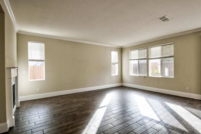 Photo - 1804 Waterfall Dr