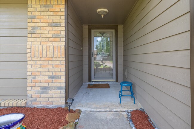 Photo - 421 Indianmeadow Dr