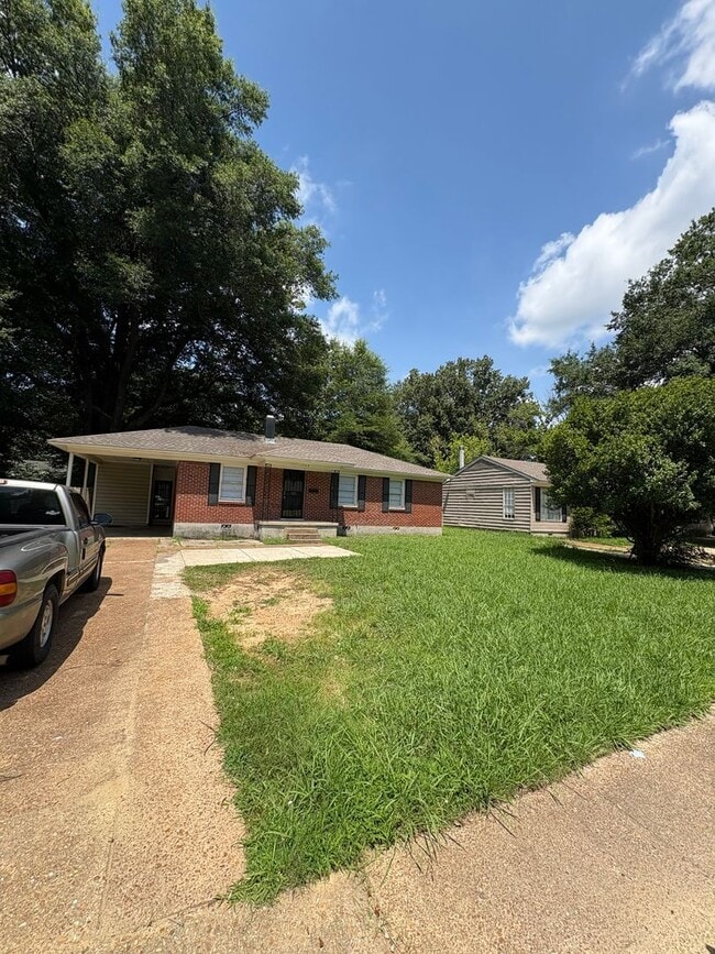 Building Photo - 1749 S Perkins Rd