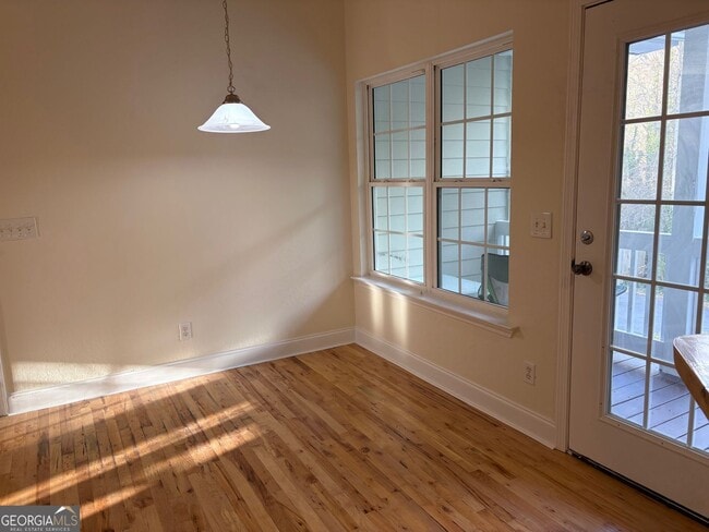 Photo - 74 Lockerbie Ct Unit 201