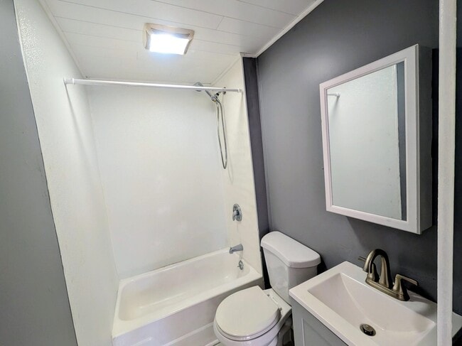 Photo - 13-15-15 Walnut St Unit #1