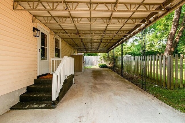 Photo - 64 Lutie St