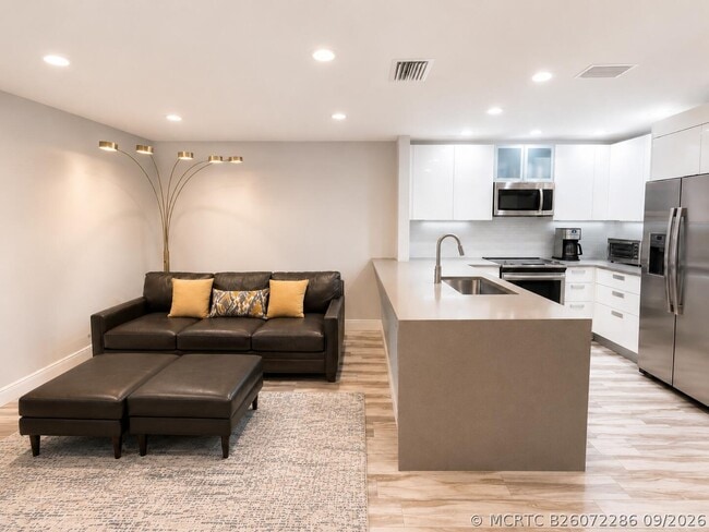 3900 NE 18th Ave
