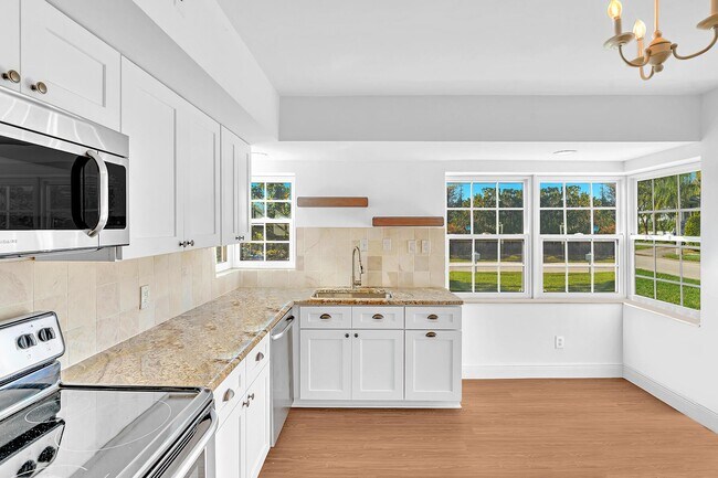 Photo - 301 Gulfstream Dr