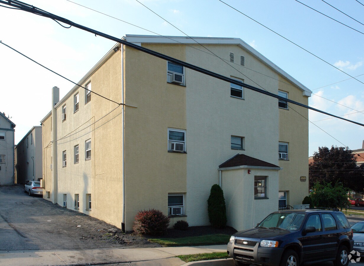 Forrest View Apartments - Forrest View Apartments