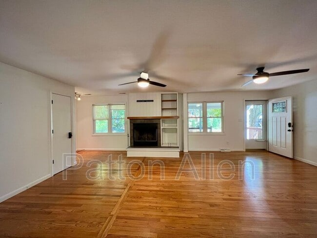 Photo - 126 Locust Ct