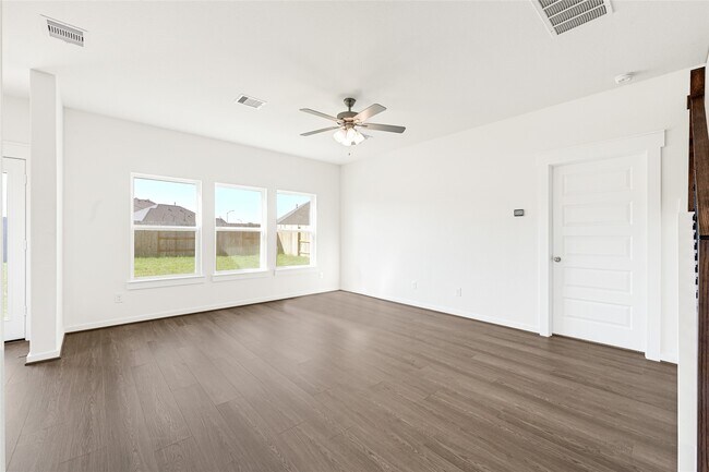 Photo - 4625 Peony Grn Dr