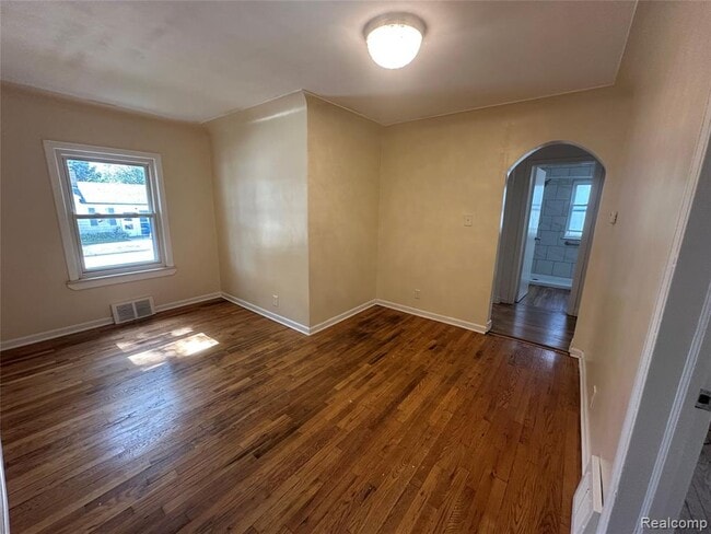 Photo - 4508 Monroe St