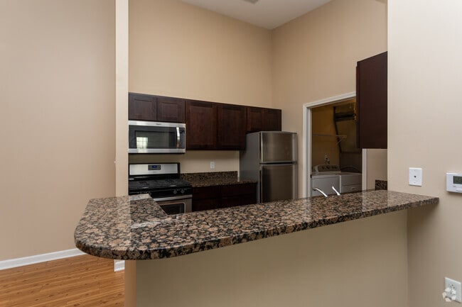 2BR, 2BA - Fountain Springs Upper - 1296 SF