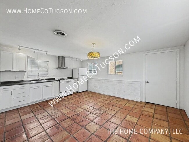 Photo - 542 E Speedway Blvd