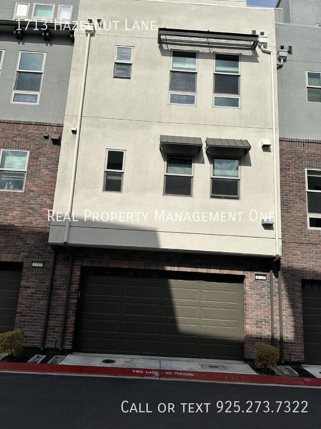 Photo - 1713 Hazelnut Ln