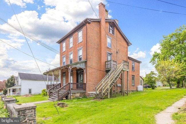 Photo - 200 Cochran St