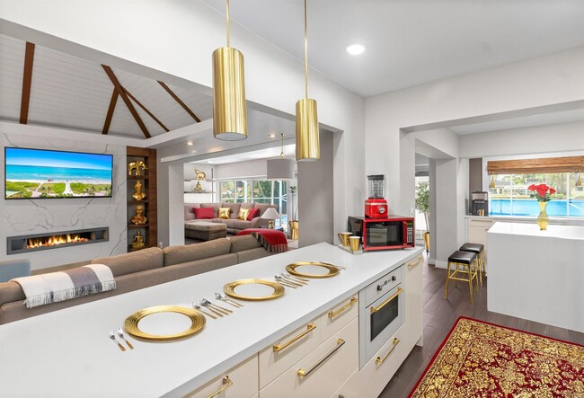 Photo - 6106 Royal Poinciana Ln