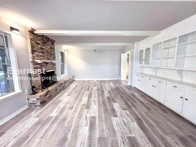 Photo - 2101 Lamar Dr