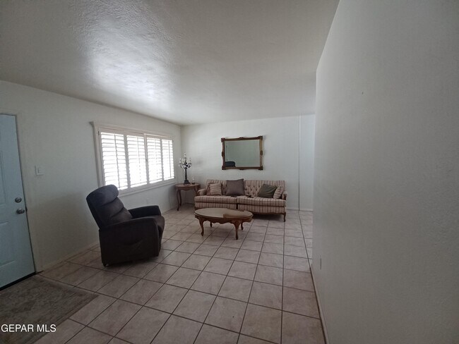 Photo - 649 De Vargas Dr