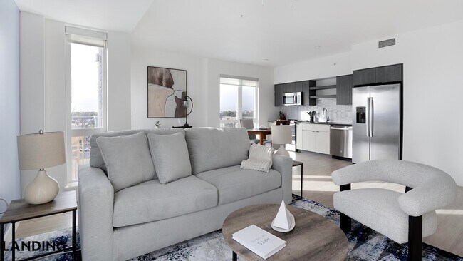 Photo - 707 S Farmer Ave Unidad 6031